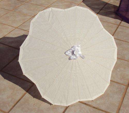 WHITE WEDDING PARASOLS - SCALLOPED DESIGN